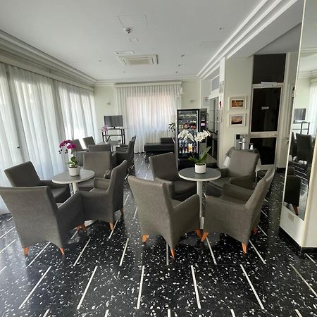 Hotel D'Annunzio Cattolica Eksteriør bilde