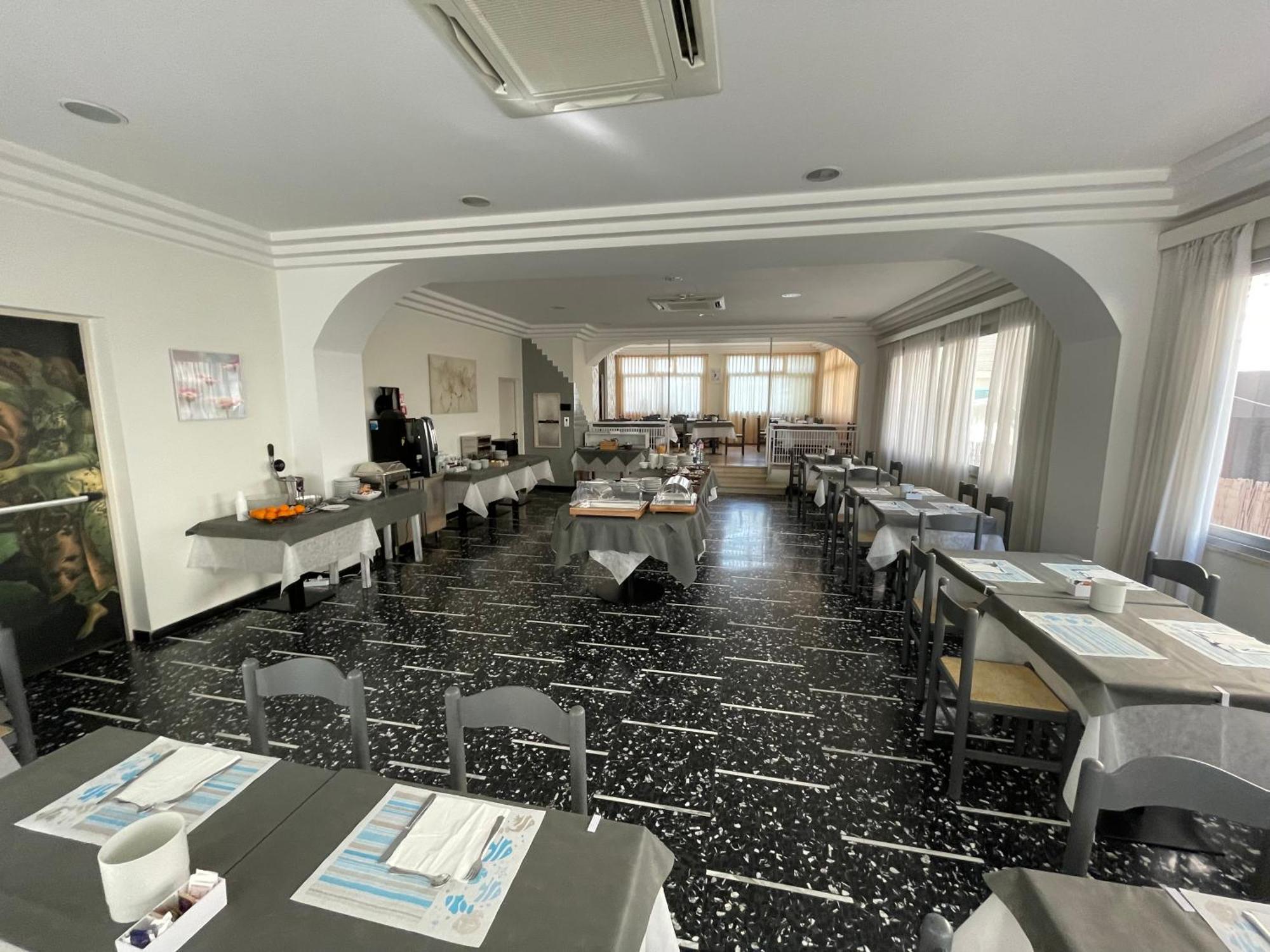 Hotel D'Annunzio Cattolica Eksteriør bilde