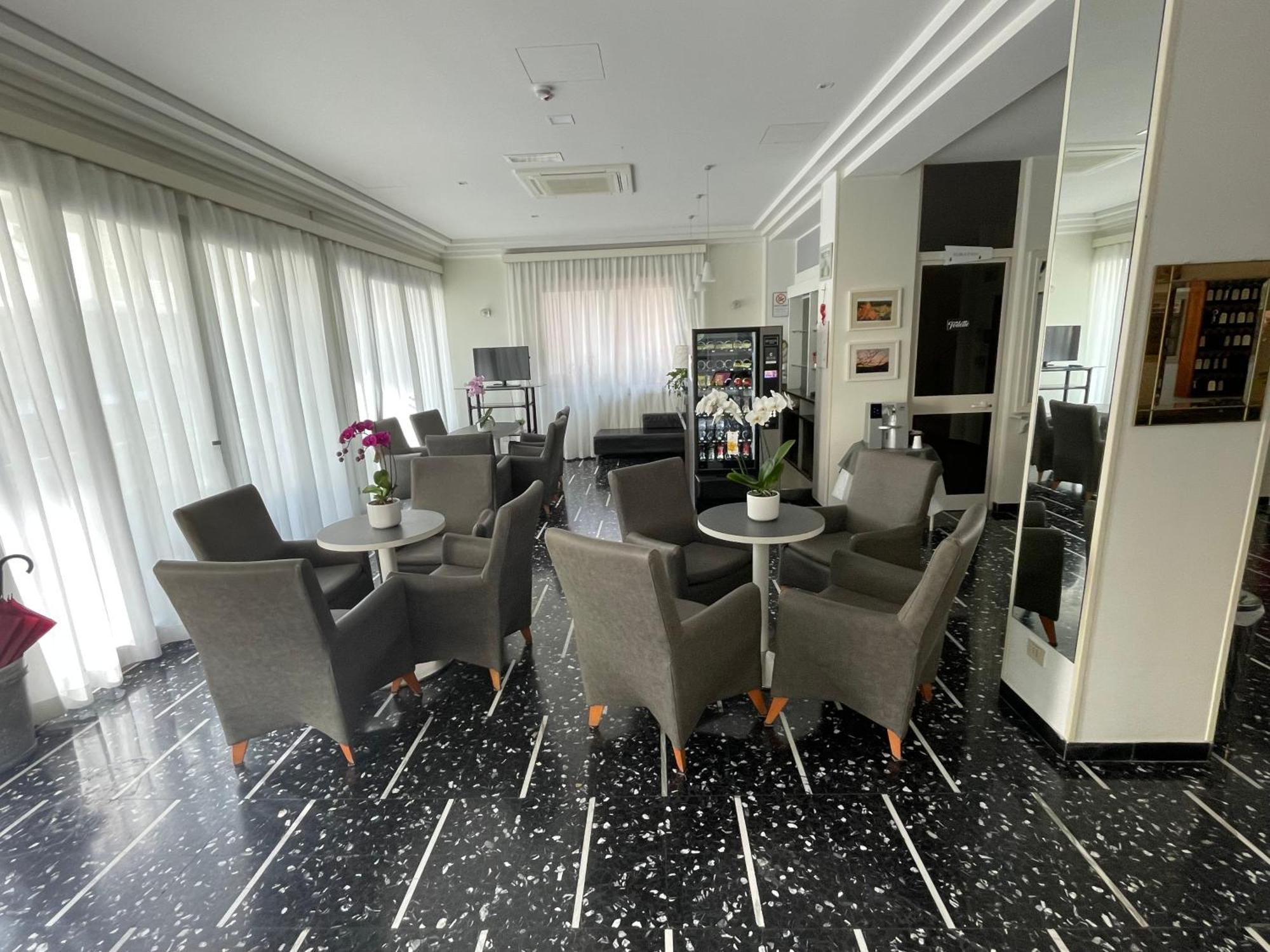 Hotel D'Annunzio Cattolica Eksteriør bilde